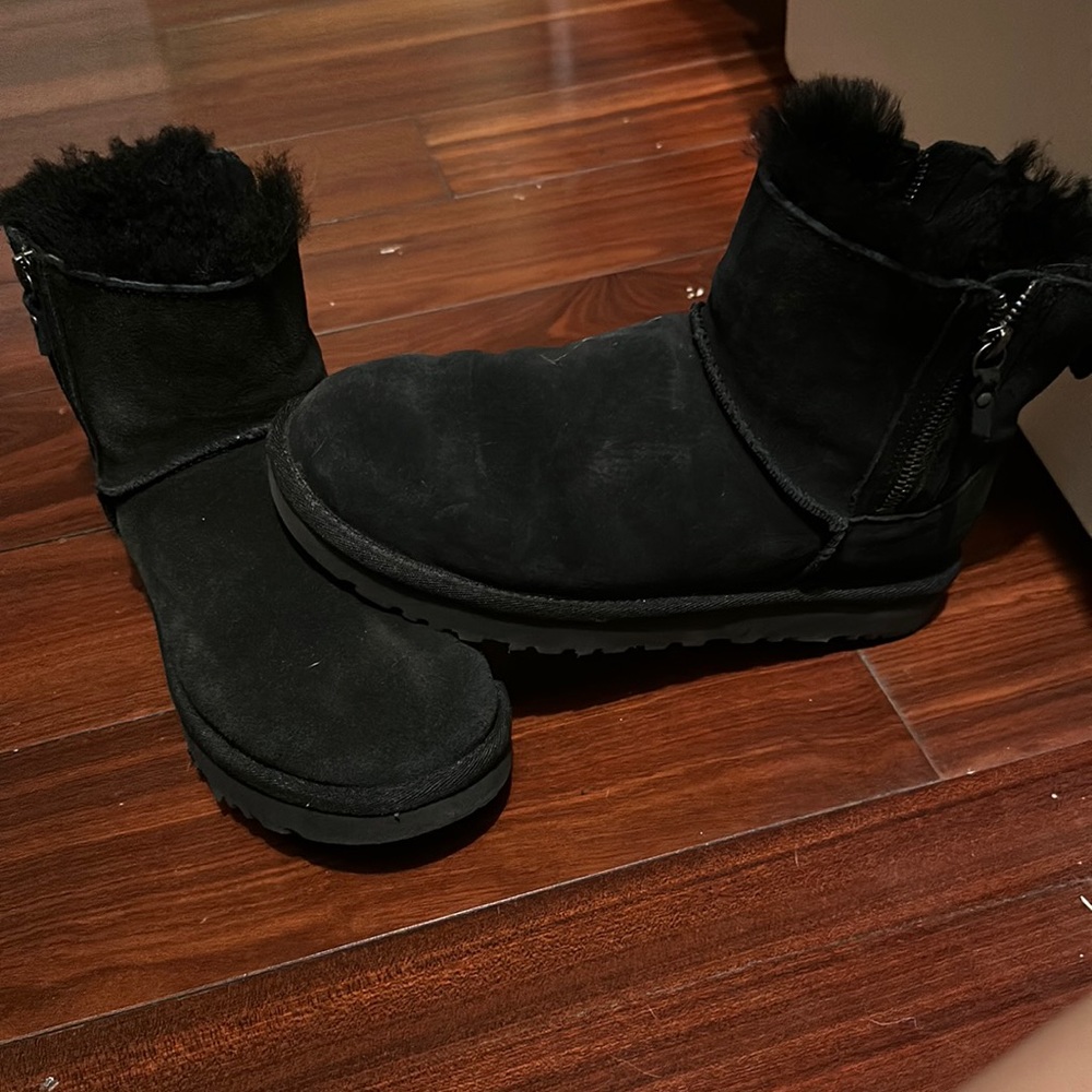 UGG booties only worn a few times